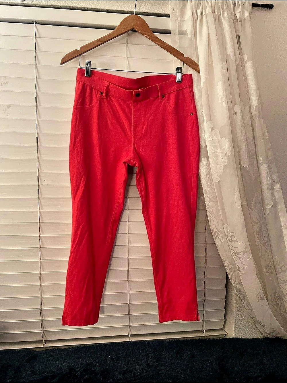 HUE Classic Stretch Denim Leggings Skinny Pants Red Large